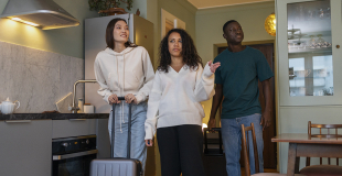 Pourquoi la location sur Airbnb est de plus en plus compliquée, surtout en ville ? 