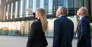 Comment devenir mandataire immobilier : quelle formation, quelles qualités ?