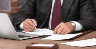 Vendre son bien via son notaire : avantages et inconvénients