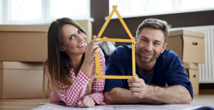 Location d’un logement par un couple pacsé : quelles règlent s’appliquent ?