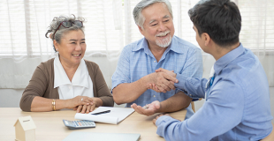 Prêt relais senior et retraité (+ de 60 ans) : fonctionnement et simulation