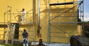 Refaire les enduits ou rénover sa façade : conseils et coût