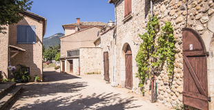 Donner sa part d’un bien immobilier : quelle procédure et obligations ?