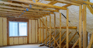 Faire isoler les combles aménagés de sa maison : conseils et coût