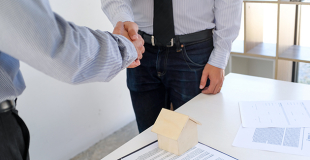 Un bien peut-il être revendu avant d’avoir remboursé son crédit immobilier ?