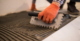 Assurance dommages-ouvrage carrelage : comment choisir ? Quel coût ?