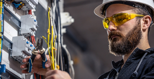 Assurance dommages-ouvrage travaux d'électricité : comment choisir ? Quel coût ?