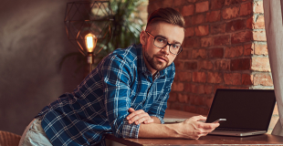 Logement étudiant : faut-il acheter ou louer ? Avantages et inconvénients