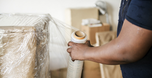 Déménagement avec garde-meuble : quelle organisation ? Quel coût ?