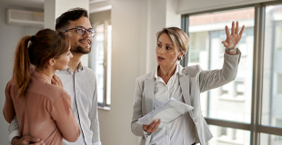 Bon de visite : l'agent immobilier doit-il obligatoirement vous le remettre ?