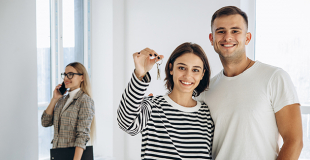 Assurance de prêt immobilier pour jeune emprunteur : conseils et comparateur