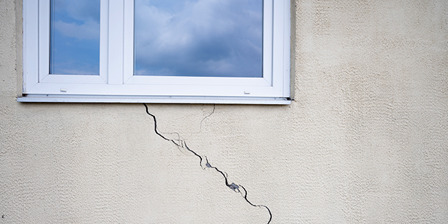 L'assurance dommages ouvrage couvre-t-elle les fissures ?