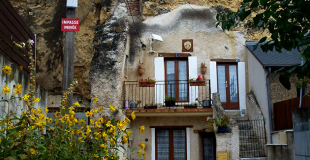 Acheter une maison troglodyte : avantages, inconvénients, risques et coût !